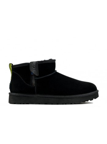 UGG Ultra Mini Zip - Black