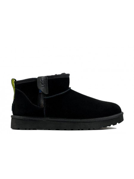 UGG Ultra Mini Zip - Black